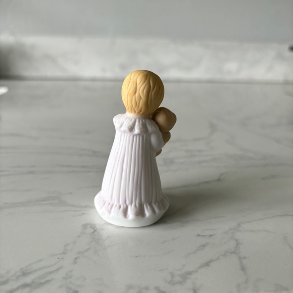 Enesco Growing Up Birthday Girl, age 1, blond - Picture 5 of 7